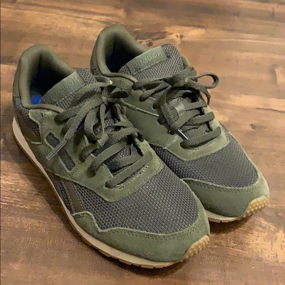hunter green sneakers